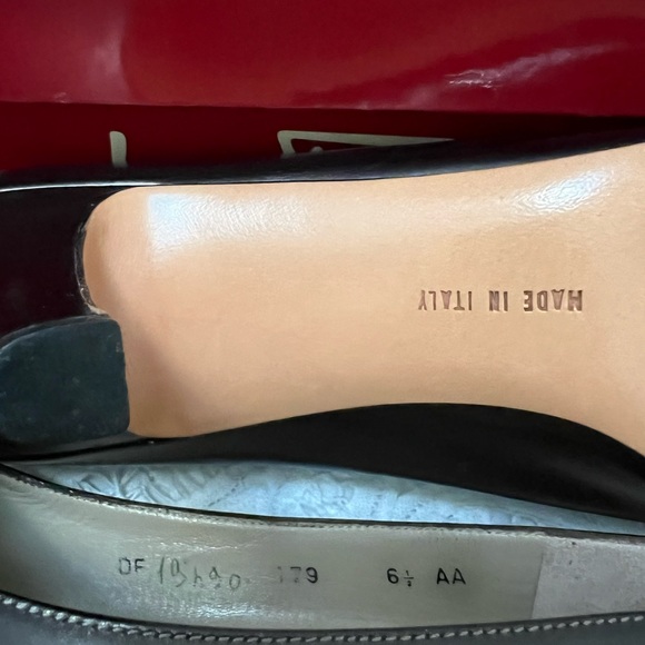 Salvatore Ferragamo Metallic Grey Pumps - Picture 4 of 12